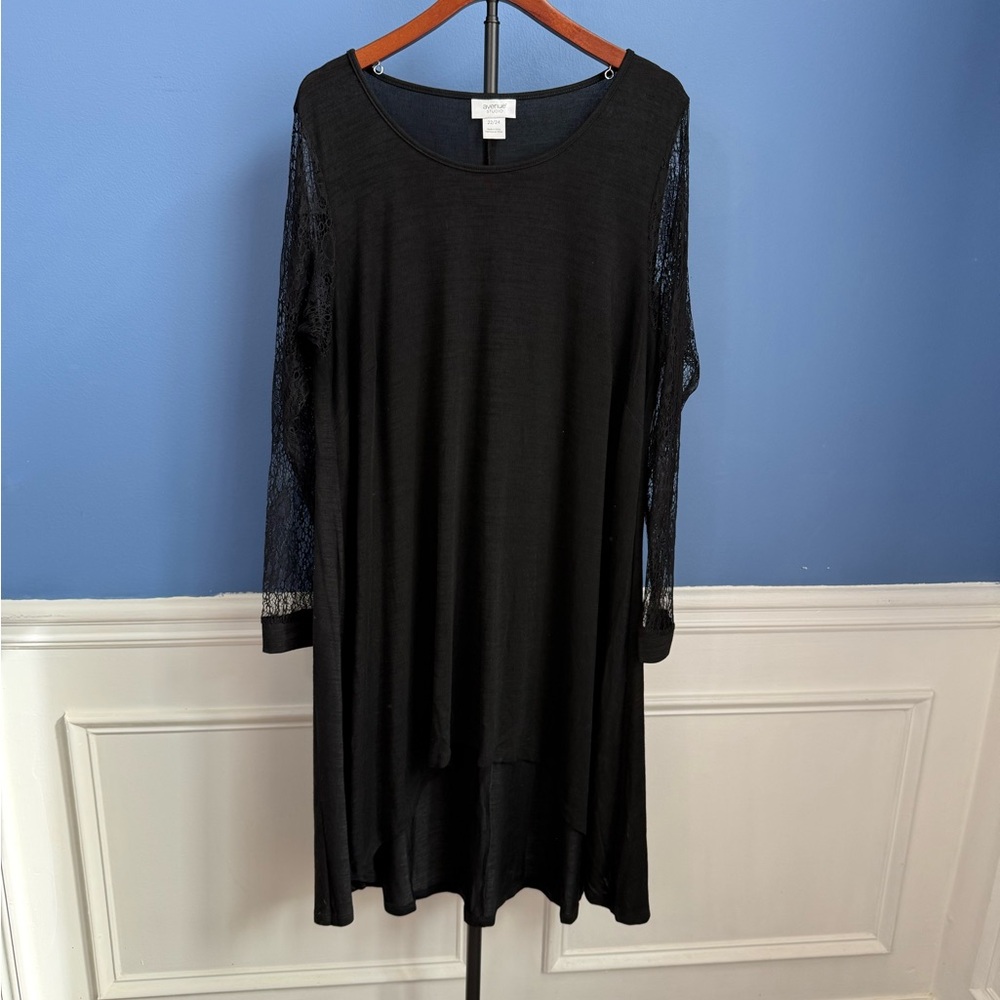 Avenue Studio Chic Black Long Sleeve Dress with Lace Detail